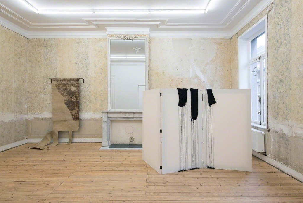 Paravent, 2016, Exhibition view Paravent, 2016, Exhibition view
