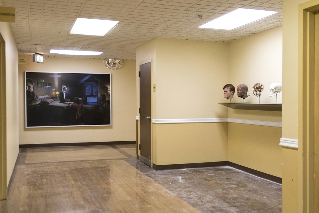 Gregory Crewdson:
Untitled, Winter (Mother on Bed with Blood) Beneath the Roses,
2004,
Digital c-print,
64.25 x 94.25 in;
Matthew Day Jackson:
Trophy,
2013,
Stainless steel, silicone, pigment, human hair, steel, porcelain, glass, lead, copper,
24 x 120 x 15 in; 61 x 3304.8 x 38.1 cm
Gregory Crewdson:
Untitled, Winter (Mother on Bed with Blood) Beneath the Roses,
2004,
Digital c-print,
64.25 x 94.25 in;
Matthew Day Jackson:
Trophy,
2013,
Stainless steel, silicone, pigment, human hair, steel, porcelain, glass, lead, copper,
24 x 120 x 15 in; 61 x 3304.8 x 38.1 cm