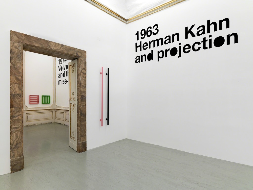 Liam Gillick - four propositions six structures - partial view of the exhibition - November 2012 - Galleria Alfonso Artiaco, Napoli Liam Gillick - four propositions six structures - partial view of the exhibition - November 2012 - Galleria Alfonso Artiaco, Napoli