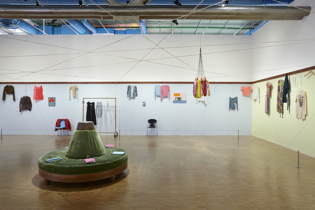 Dominique Gonzalez-Foerster, "Euqinimod & costumes," 2014. Installation view at Centre Pompidou © Grégoire Vieille
© Adagp, Paris 2015 Dominique Gonzalez-Foerster, "Euqinimod & costumes," 2014. Installation view at Centre Pompidou © Grégoire Vieille
© Adagp, Paris 2015