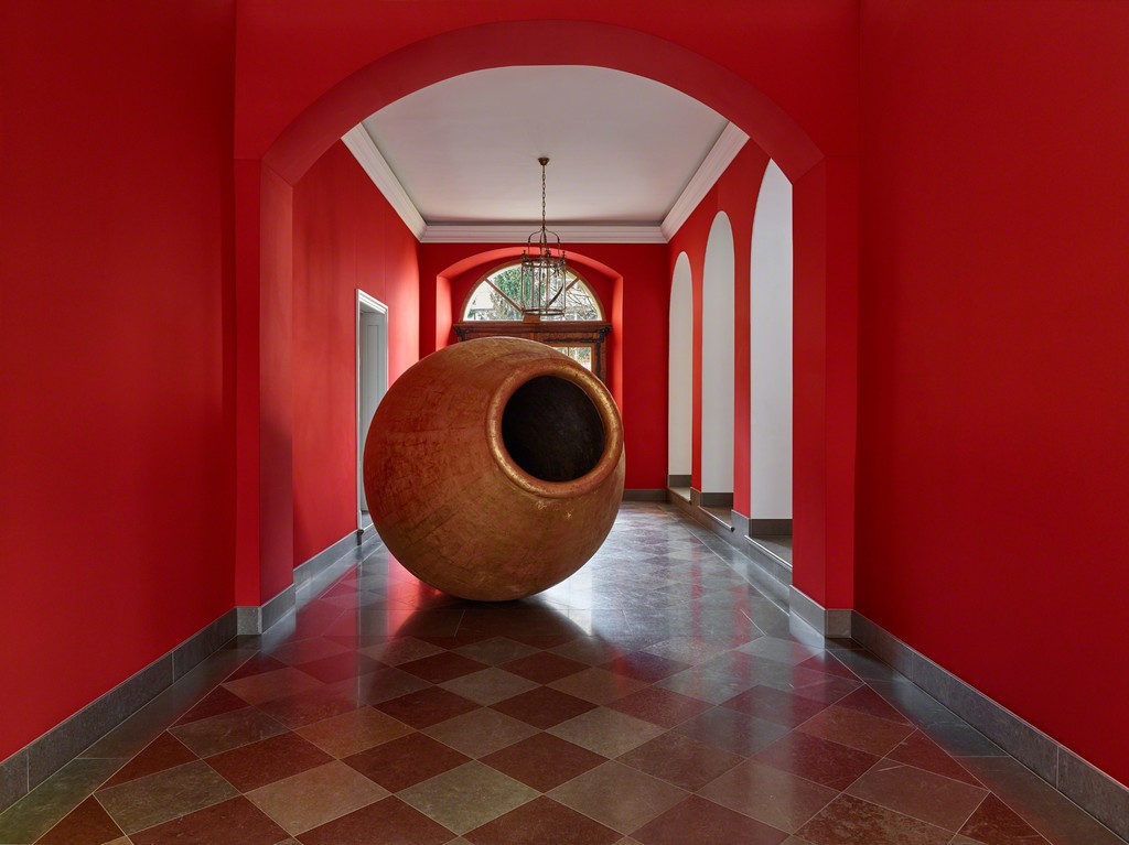 Exhibition view: James Lee Byars, The Palace of Perfect, KEWENIG, Berlin (16 February–13 April 2019). Courtesy KEWENIG, Berlin. Copyright: The Estate of James Lee Byars. Photo: Stefan Müller. Exhibition view: James Lee Byars, The Palace of Perfect, KEWENIG, Berlin (16 February–13 April 2019). Courtesy KEWENIG, Berlin. Copyright: The Estate of James Lee Byars. Photo: Stefan Müller.