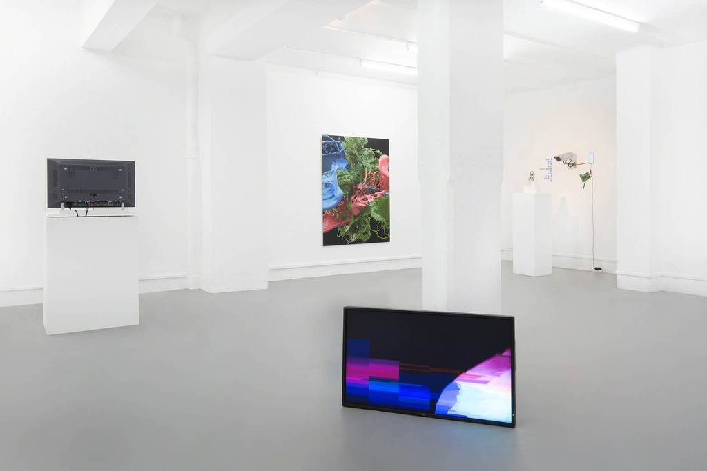 The Wrong Club - Installation view: Kilian Kretschmer, Banz und Bowinkel, Igor Štromajer, UBERMORGEN The Wrong Club - Installation view: Kilian Kretschmer, Banz und Bowinkel, Igor Štromajer, UBERMORGEN