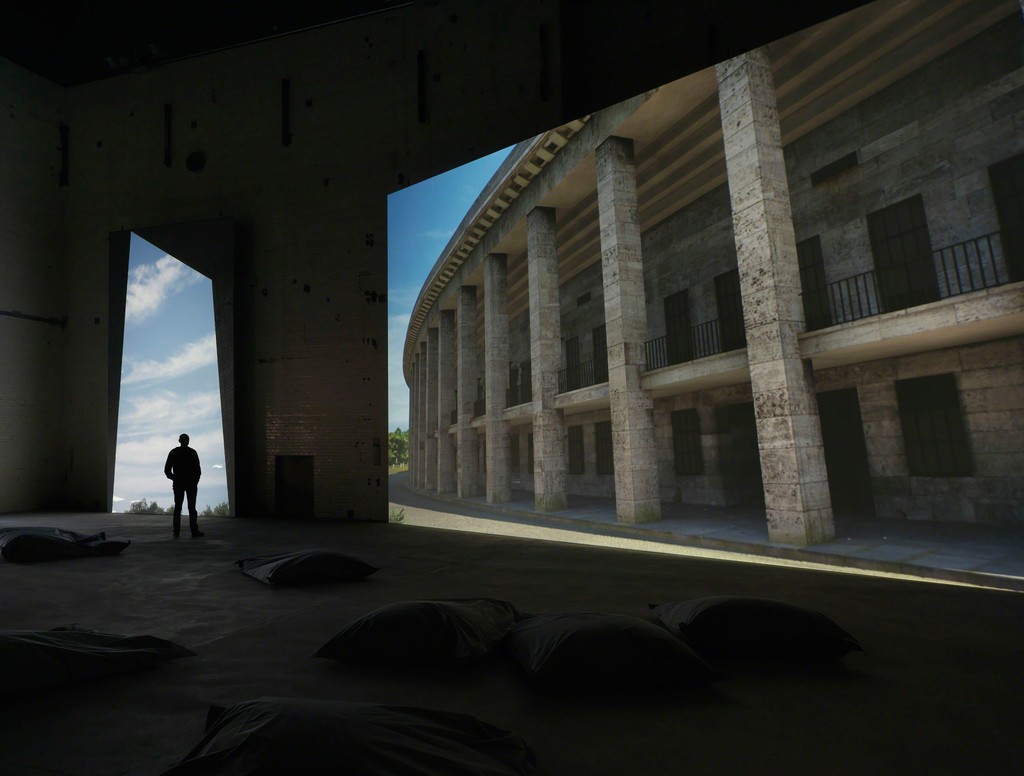 David Claerbout , Olympia, 2016
Real-time projection at KINDL’s Kesselhaus (Boiler House)
Photo: Jens Ziehe, Berlin, 2016
(c) David Claerbout / VG BILD-KUNST, Bonn, 2016 David Claerbout , Olympia, 2016
Real-time projection at KINDL’s Kesselhaus (Boiler House)
Photo: Jens Ziehe, Berlin, 2016
(c) David Claerbout / VG BILD-KUNST, Bonn, 2016