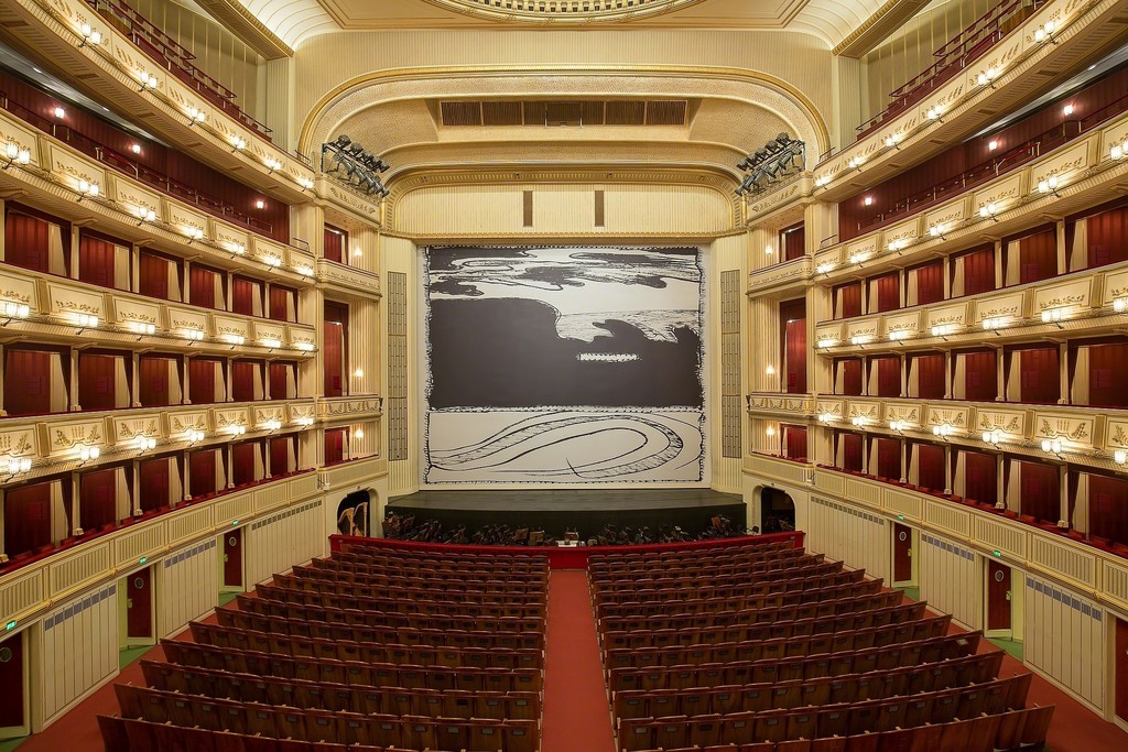 Pierre Alechinsky, Loin d'ici, 2018, Safety Curtain, Vienna State Opera, Copyright: museum in progress (www.mip.at) Pierre Alechinsky, Loin d'ici, 2018, Safety Curtain, Vienna State Opera, Copyright: museum in progress (www.mip.at)