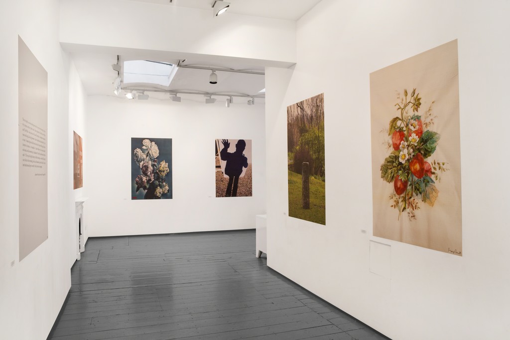 Installation at Paul Stolper Gallery - SNAP / THE PORTFOLIO 2012 -
June 03, 2012 - June 15, 2013 Installation at Paul Stolper Gallery - SNAP / THE PORTFOLIO 2012 -
June 03, 2012 - June 15, 2013