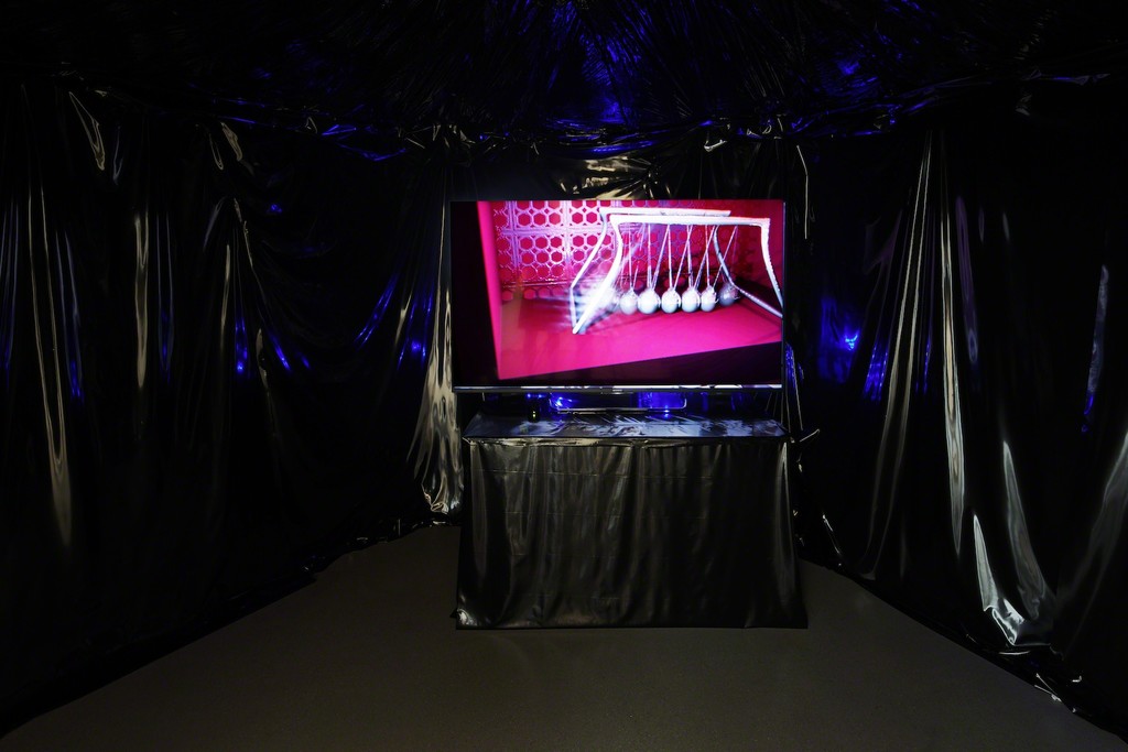Julius Hofmann, Might of Young Engines, Part II (installation view), 2017, Video/Animation, 18 ½ minutes, installation view, part of COLORS OF DESCENTS – Tobias Hild / Julius Hofmann / Robert Seidel, G2 Kunsthalle Leipzig, 25 May – 17 September 2017 © Julius Hofmann, courtesy the artist & Galerie Kleindienst, Leipzig, photo: Dotgain.info Julius Hofmann, Might of Young Engines, Part II (installation view), 2017, Video/Animation, 18 ½ minutes, installation view, part of COLORS OF DESCENTS – Tobias Hild / Julius Hofmann / Robert Seidel, G2 Kunsthalle Leipzig, 25 May – 17 September 2017 © Julius Hofmann, courtesy the artist & Galerie Kleindienst, Leipzig, photo: Dotgain.info