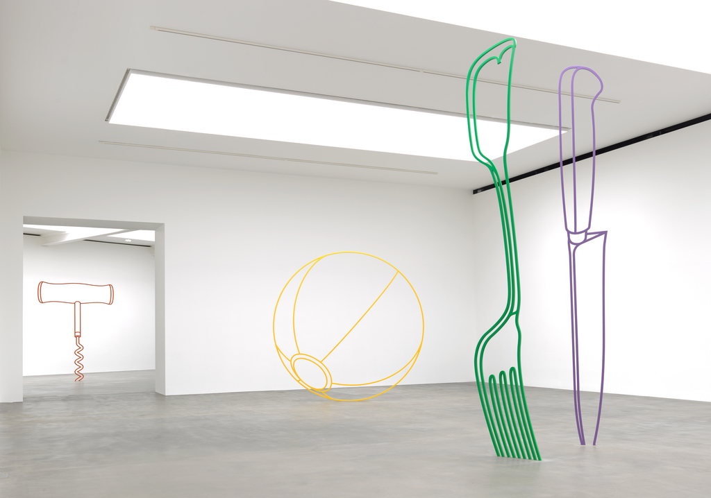 Artwork © Michael Craig-Martin. Photo: Mike Bruce. Courtesy the artist and Gagosian. Artwork © Michael Craig-Martin. Photo: Mike Bruce. Courtesy the artist and Gagosian.
