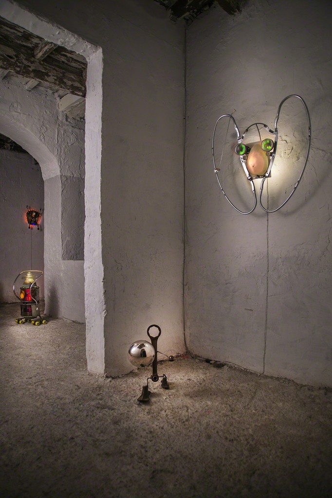 Giovanni Albanese, Solo roba per bambini, installation view, ph Susana Serpas Soriano, courtesy Fondazione Volume! Giovanni Albanese, Solo roba per bambini, installation view, ph Susana Serpas Soriano, courtesy Fondazione Volume!