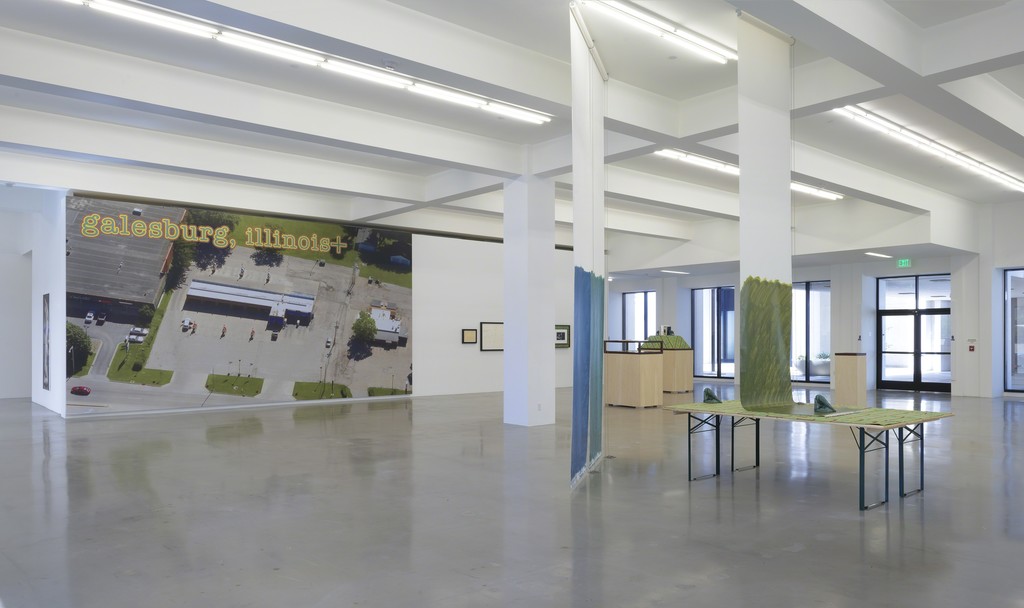 Stephen Prina, galesburg, illinois+ , installation view, Sprüth Magers, Los Angeles, May 12 – August 11, 2018; Courtesy the artist; Galerie Gisela Capitain, Cologne; Petzel Gallery, New York; and Sprüth Magers; Photography: Robert Wedemeyer Stephen Prina, galesburg, illinois+ , installation view, Sprüth Magers, Los Angeles, May 12 – August 11, 2018; Courtesy the artist; Galerie Gisela Capitain, Cologne; Petzel Gallery, New York; and Sprüth Magers; Photography: Robert Wedemeyer