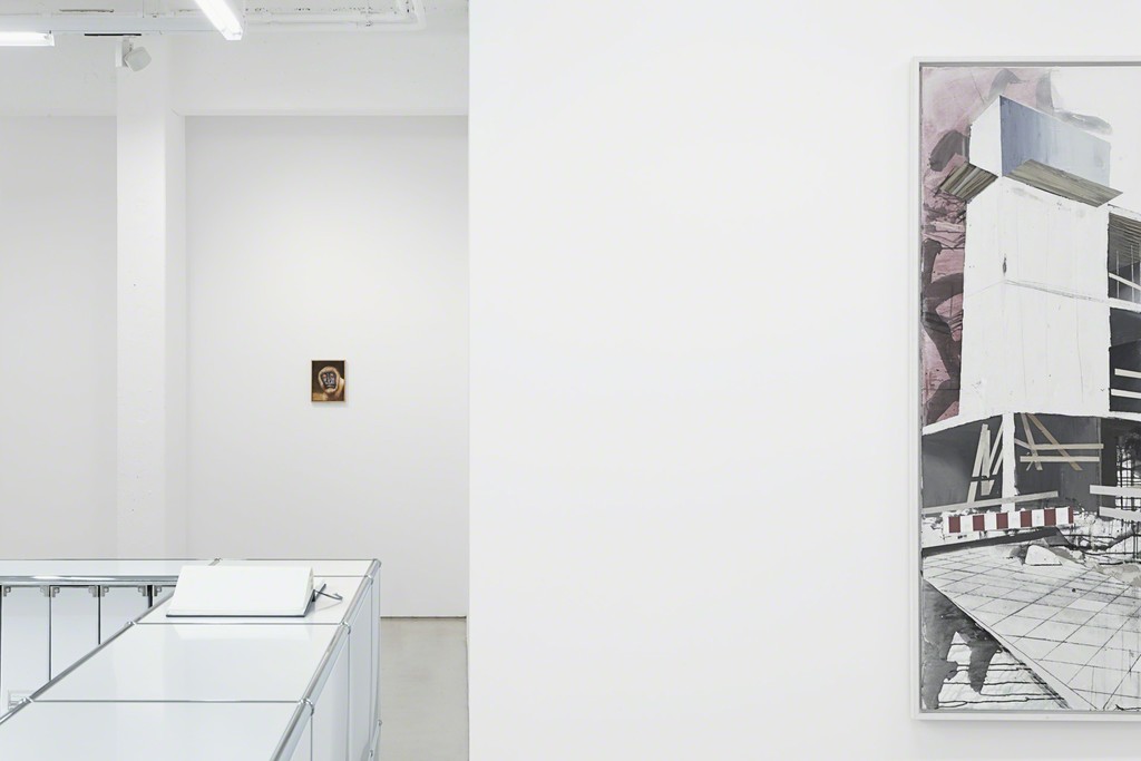 G2 #1 installation view with paintings by (fr. le. to ri.) Rigo Schmidt and Hendrik Voerkel, photo: Dotgain.info © the artists & G2 Kunsthalle, Leipzig. G2 #1 installation view with paintings by (fr. le. to ri.) Rigo Schmidt and Hendrik Voerkel, photo: Dotgain.info © the artists & G2 Kunsthalle, Leipzig.