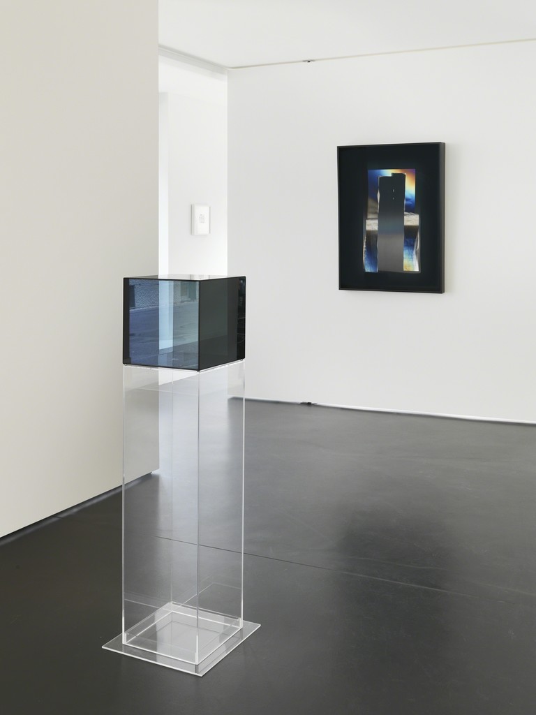 Installation View 4: Larry Bell 12 in. Cube #4, 2008; Mirage Work AAAAA92, 2007 (Photocredit Serge Hasenböhler, Basel) Installation View 4: Larry Bell 12 in. Cube #4, 2008; Mirage Work AAAAA92, 2007 (Photocredit Serge Hasenböhler, Basel)
