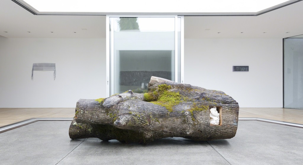 Installation view of "Ben Buswell | Mineo Mizuno" Samuel Freeman, 2016. Installation view of "Ben Buswell | Mineo Mizuno" Samuel Freeman, 2016.