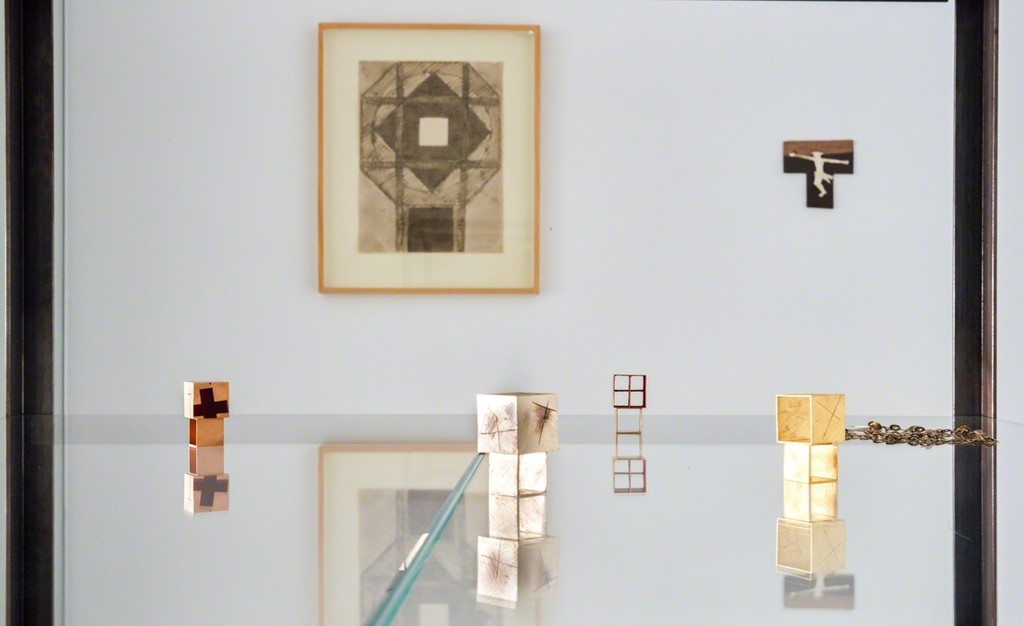 Jewelry and Objects by Giampaolo Babetto
Drawings & Etchings by Dan Van Severen
©Jean Pierre Gabriel Jewelry and Objects by Giampaolo Babetto
Drawings & Etchings by Dan Van Severen
©Jean Pierre Gabriel