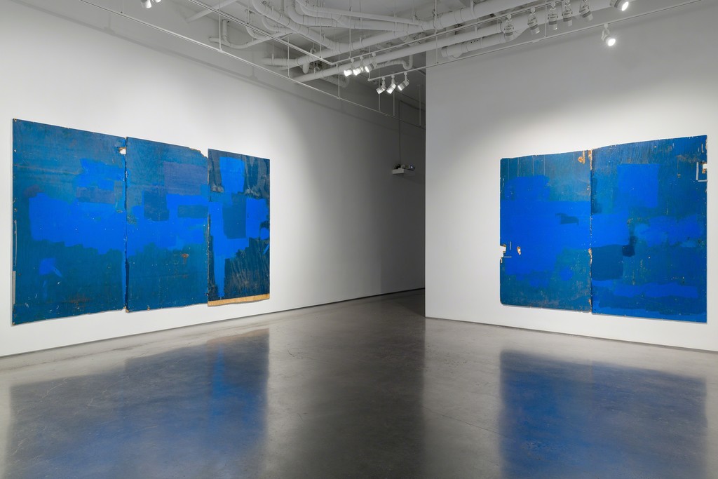 Installation view: Jean Shin, Surface Tension, 2016. © Etienne Frossard. Installation view: Jean Shin, Surface Tension, 2016. © Etienne Frossard.
