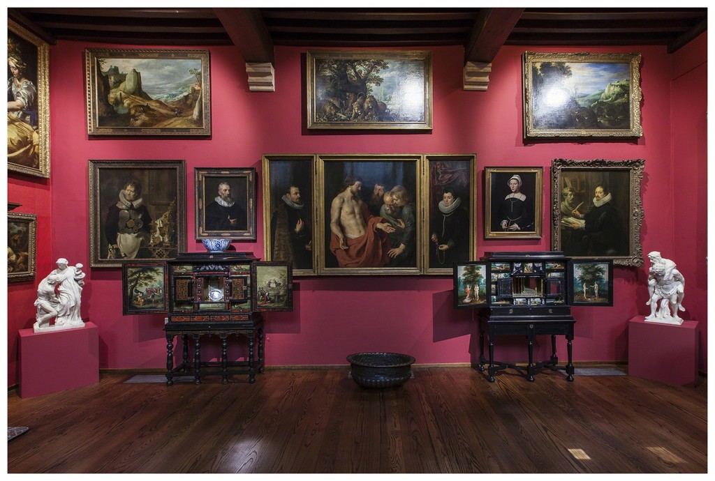 Installation view of "The Golden Cabinet. Royal Museum at the Rockox House" (2015) © Jesse Williams
Installation view of "The Golden Cabinet. Royal Museum at the Rockox House" (2015) © Jesse Williams