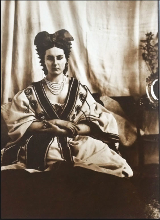 COUNTESS DE CASTIGLIONE
"Untitled (Self-Portrait)", 1850/1930s COUNTESS DE CASTIGLIONE
"Untitled (Self-Portrait)", 1850/1930s