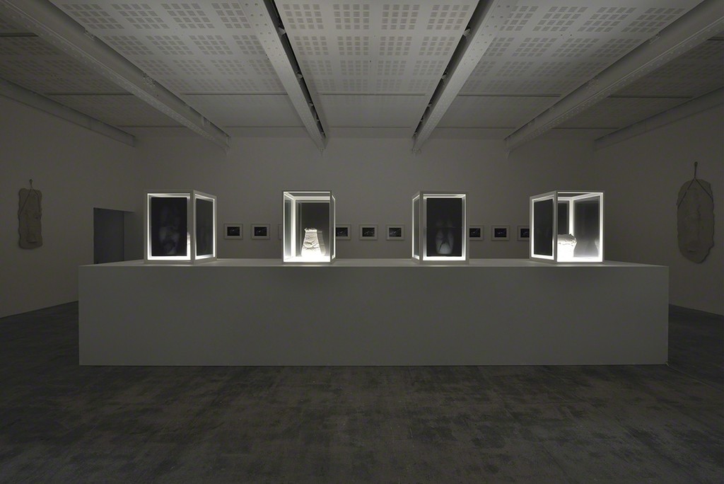 Giuseppe Penone
Ebbi, Avrò, Non Ho (J’eus, J’aurai, Je n’ai)
Installation View
Galerie Marian Goodman, Paris
September 9 – October 22, 2016 Giuseppe Penone
Ebbi, Avrò, Non Ho (J’eus, J’aurai, Je n’ai)
Installation View
Galerie Marian Goodman, Paris
September 9 – October 22, 2016