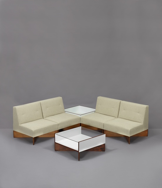 Pierre Guariche, ‘Set of 4 armchairs CA21 Capitole, 1 flower display case and 1 coffee table’, 1960, Galerie Pascal Cuisinier
