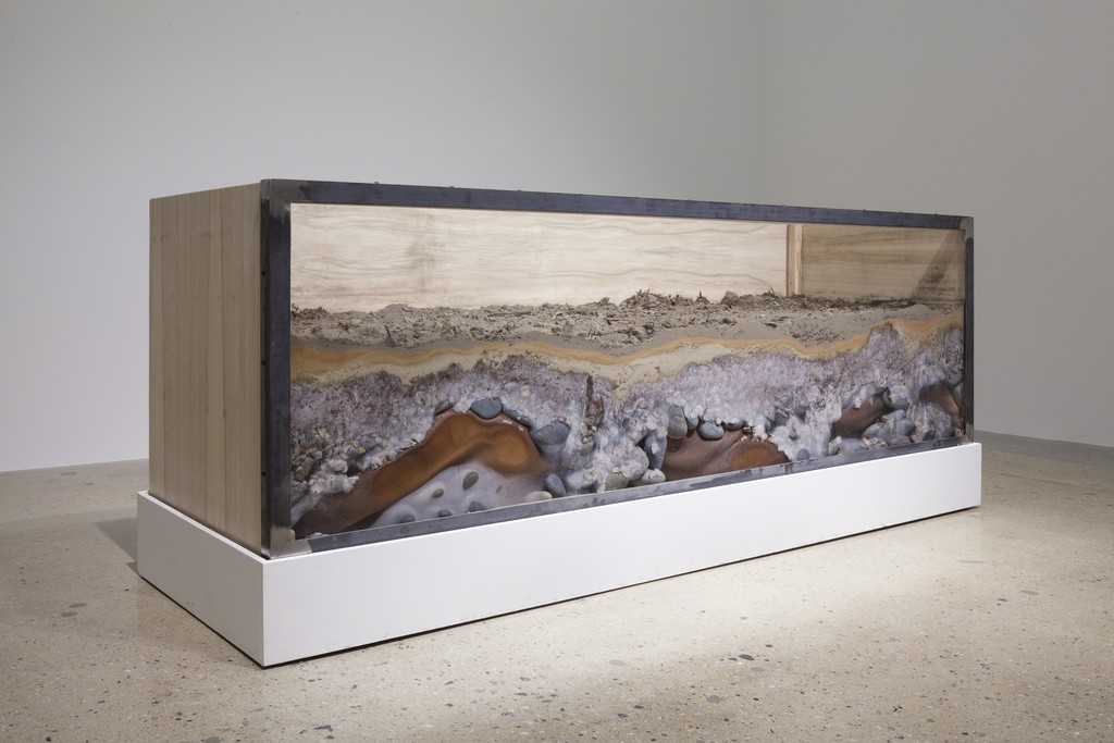Carlos Martiel, Ciudad, 2015, Performance view, Steve Turner, Los Angeles Carlos Martiel, Ciudad, 2015, Performance view, Steve Turner, Los Angeles