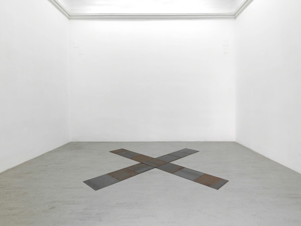 Carl Andre - partial view of the exhibition - September 2013 - Galleria Alfonso Artiaco, Napoli Carl Andre - partial view of the exhibition - September 2013 - Galleria Alfonso Artiaco, Napoli