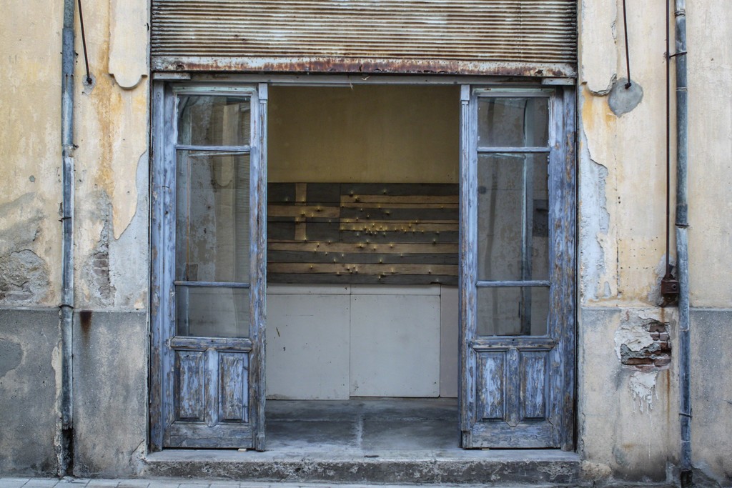 Christos Bokoros - Εθνική Μνήμη ΙΙ as seen while walking down Kleanthis Christophides street in the center of old Nicosia. Part of the exhibition ODOS ELEFTHERIAS. Photography: Antonis Minas Christos Bokoros - Εθνική Μνήμη ΙΙ as seen while walking down Kleanthis Christophides street in the center of old Nicosia. Part of the exhibition ODOS ELEFTHERIAS. Photography: Antonis Minas