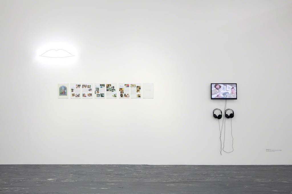 Anna Jermolaewa, Disney-Look, 2016, Courtesy the artist, Photo: © Belvedere, Vienna Anna Jermolaewa, Disney-Look, 2016, Courtesy the artist, Photo: © Belvedere, Vienna