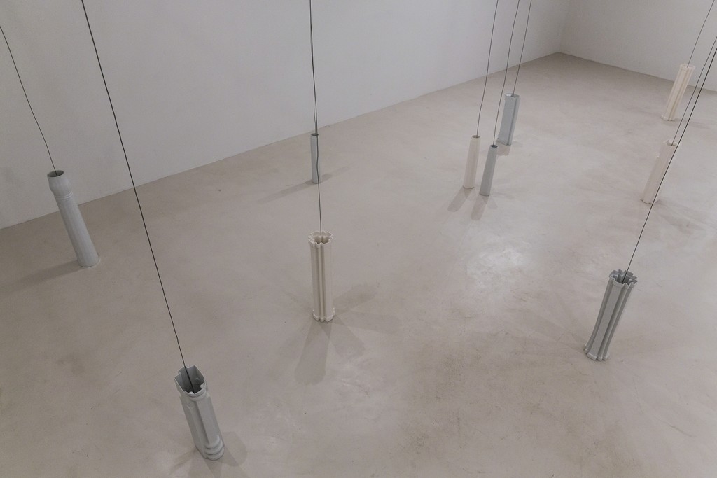 Ursula Nistrup, Resonating Pillars (installation photo). Photo: Lior Zilberstein. Ursula Nistrup, Resonating Pillars (installation photo). Photo: Lior Zilberstein.