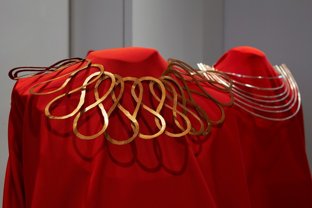 Installation view, “The Boldness of Calder,” Louisa Guinness Gallery, London, 2016. Photo: Tom Carter Installation view, “The Boldness of Calder,” Louisa Guinness Gallery, London, 2016. Photo: Tom Carter