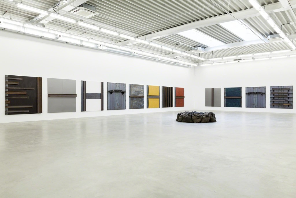 Jannis Kounellis at Almine Rech Gallery in Brussels
13.03 - 17.04.2014
Courtesy of the Artist and Almine Rech Gallery
© Photo - M.Baboussis
Jannis Kounellis at Almine Rech Gallery in Brussels
13.03 - 17.04.2014
Courtesy of the Artist and Almine Rech Gallery
© Photo - M.Baboussis