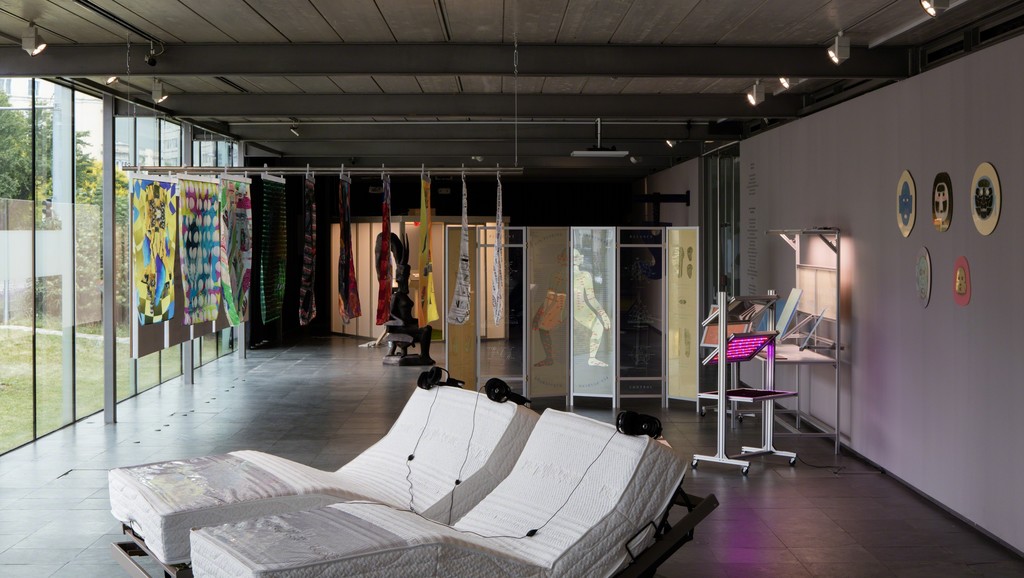 Installation view: Work it, feel it!, Kunsthalle Wien 2017, Photo: Stephan Wyckoff Installation view: Work it, feel it!, Kunsthalle Wien 2017, Photo: Stephan Wyckoff
