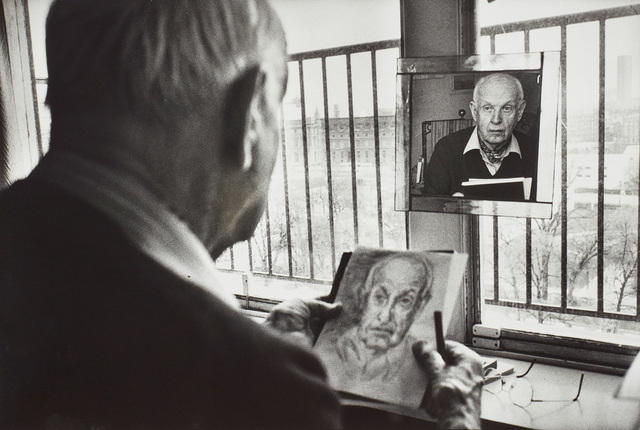 Martine Franck | Henri Cartier-Bresson drawing a self-portrait in his ...