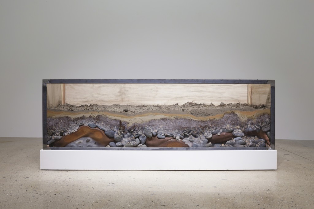 Carlos Martiel, Ciudad, 2015, Performance view, Steve Turner, Los Angeles Carlos Martiel, Ciudad, 2015, Performance view, Steve Turner, Los Angeles