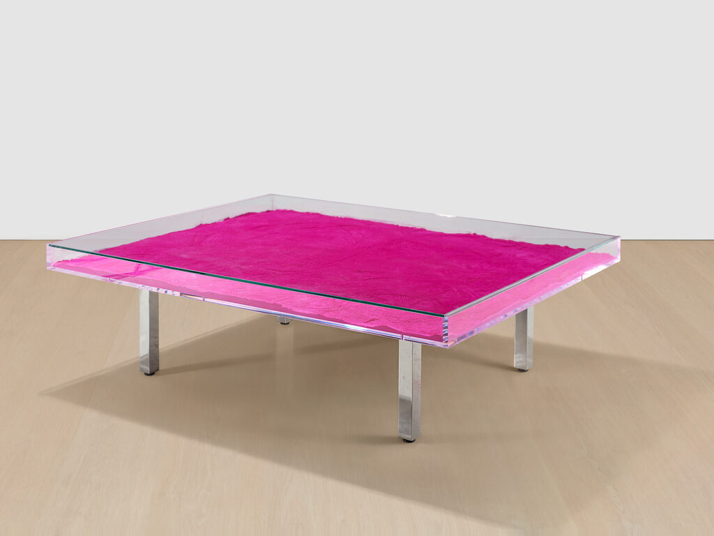 Yves Klein - Table MONOPINK™