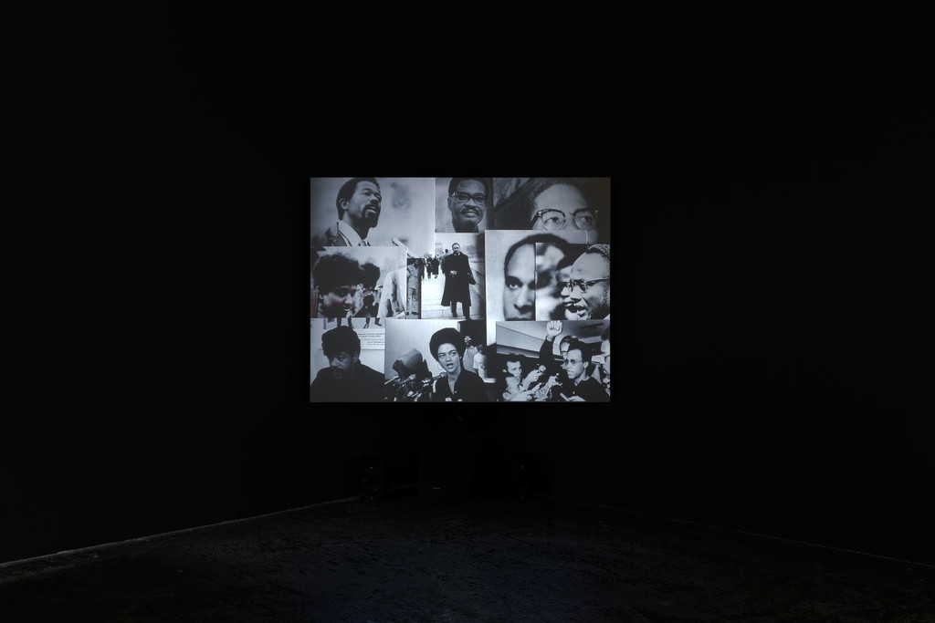 "Bouchra Khalili: Foreign Office," Palais de Tokyo. ADAGP, Paris 2015. Photo: Aurélien Mole "Bouchra Khalili: Foreign Office," Palais de Tokyo. ADAGP, Paris 2015. Photo: Aurélien Mole