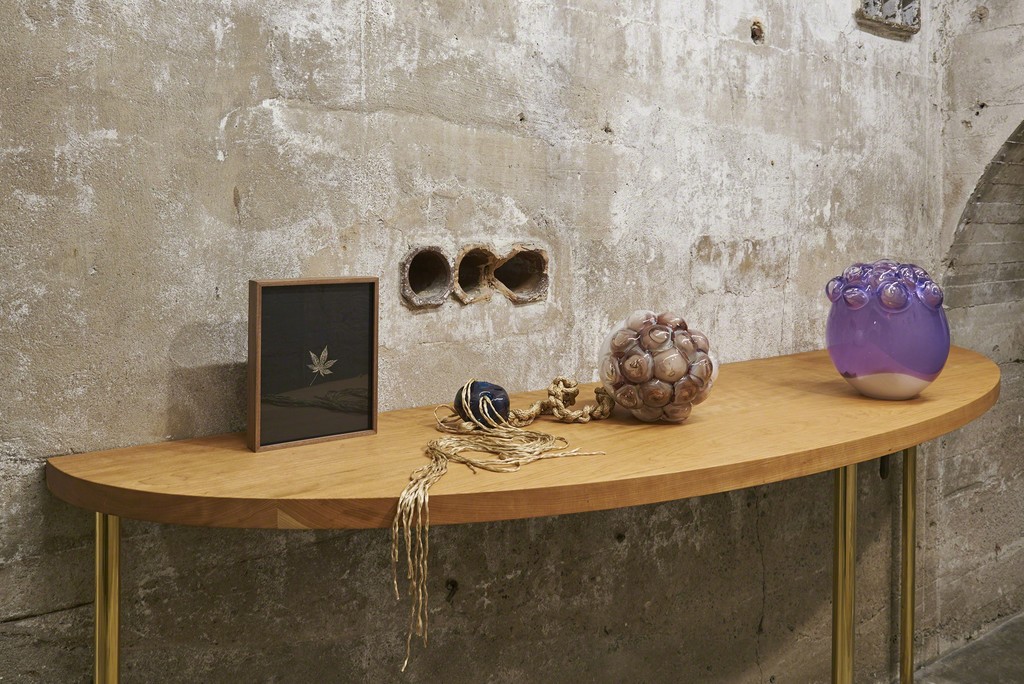 Kelly Akashi, An Archive from Two Perspectives, 2017, detail, SculptureCenter, New York 2017. Cherry wood, brass, glass, two walnut framed ortho litho film prints, bronze, rope, copper foil. Dimensions variable. Courtesy the artist and Ghebaly Gallery, Los Angeles. Photo: Kyle Knodell Kelly Akashi, An Archive from Two Perspectives, 2017, detail, SculptureCenter, New York 2017. Cherry wood, brass, glass, two walnut framed ortho litho film prints, bronze, rope, copper foil. Dimensions variable. Courtesy the artist and Ghebaly Gallery, Los Angeles. Photo: Kyle Knodell