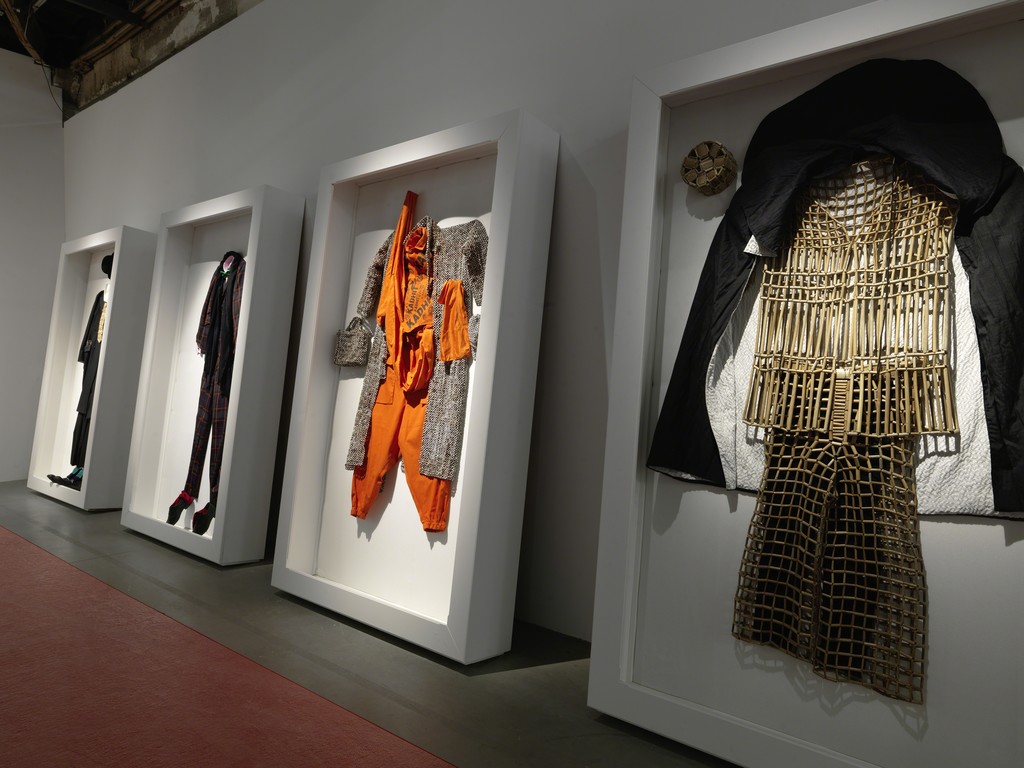 Exhibition view of "Le Bord des Mondes", Palais de Tokyo, 2015. Photo : André Morin. Exhibition view of "Le Bord des Mondes", Palais de Tokyo, 2015. Photo : André Morin.