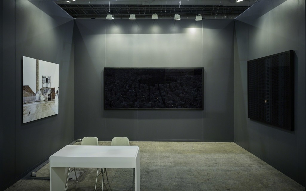 Installation view of Arte Globale booth at ZsONAMACO FOTO (E104) with works by Aristotle Roufanis and Mitra Tabrizian. Installation view of Arte Globale booth at ZsONAMACO FOTO (E104) with works by Aristotle Roufanis and Mitra Tabrizian.