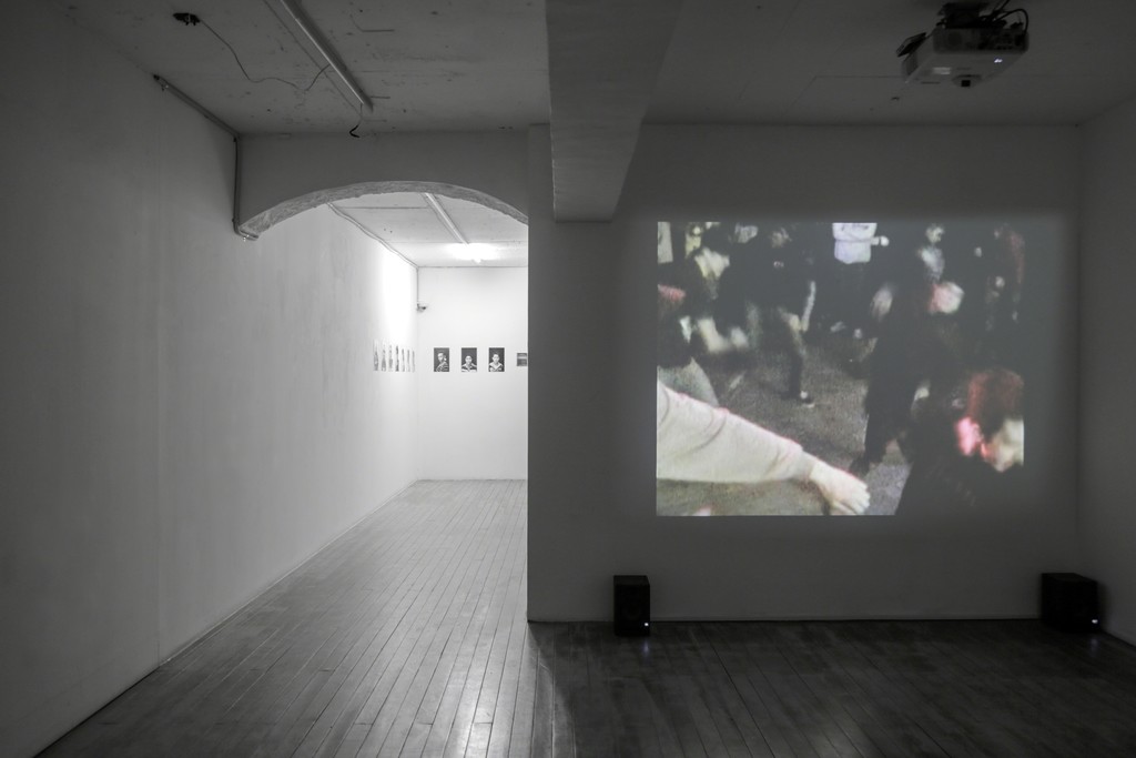 Jeremy Shaw, <Best Minds Part One>, Two Channel Video, Color, Original Soundtrack, 4:3, 48:31min., 2007 Jeremy Shaw, <Best Minds Part One>, Two Channel Video, Color, Original Soundtrack, 4:3, 48:31min., 2007