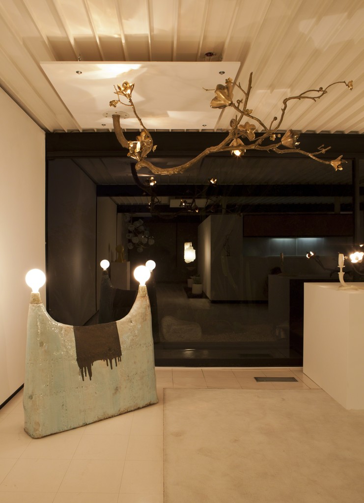 Lee Hun Chung
Sky blue double lamp Glazed Ceramic, incandescent light bulbs, 2010 100W x 15D x 90H cm 39.3W x 6D x 35.4H Inches
David Wiseman
Unique large ceiling mounted Branch illuminated sculpture in brushed bronze with polished bronze magnolia blossoms. Designed and made by David
Wiseman, USA, 2012. 72”(L) x 34”(W) x 25”(H) 182.9cm (L) x 86.4cm (W) x 63.5cm (H)
Lee Hun Chung
Sky blue double lamp Glazed Ceramic, incandescent light bulbs, 2010 100W x 15D x 90H cm 39.3W x 6D x 35.4H Inches
David Wiseman
Unique large ceiling mounted Branch illuminated sculpture in brushed bronze with polished bronze magnolia blossoms. Designed and made by David
Wiseman, USA, 2012. 72”(L) x 34”(W) x 25”(H) 182.9cm (L) x 86.4cm (W) x 63.5cm (H)