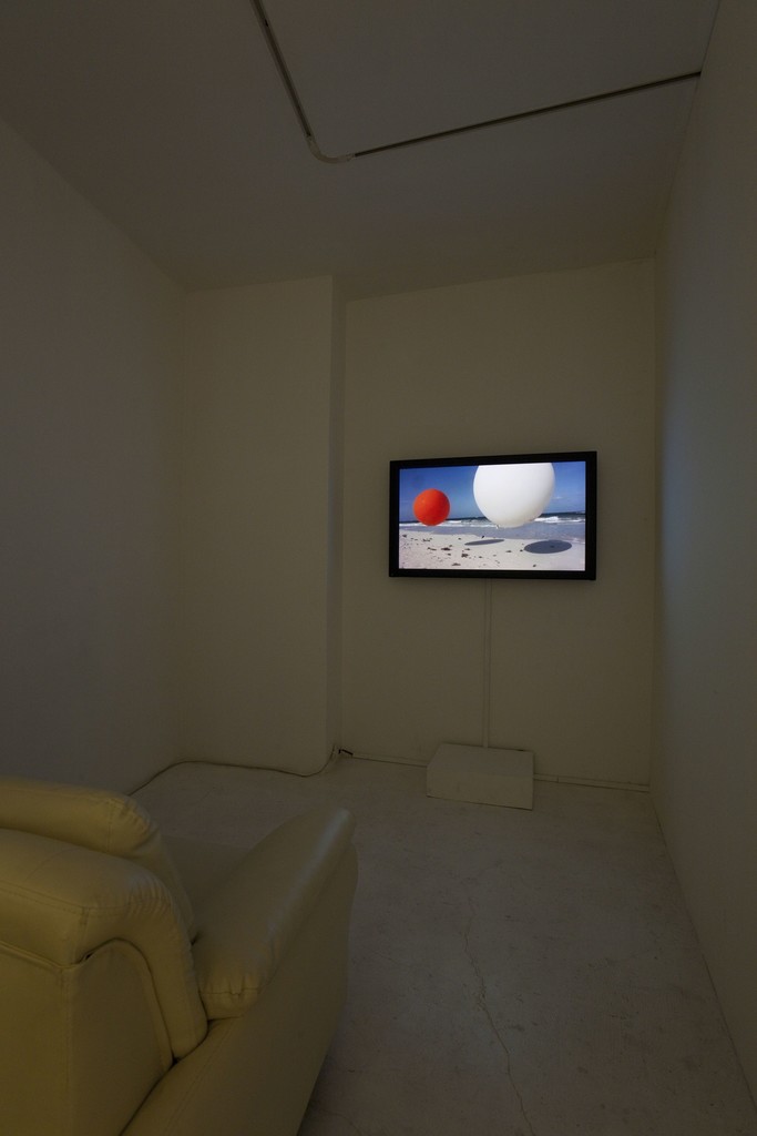 Janaina Tschäpe "Endless" installation view at nca | nichido contemporary art, 2012 photo by Kei Okano Janaina Tschäpe "Endless" installation view at nca | nichido contemporary art, 2012 photo by Kei Okano