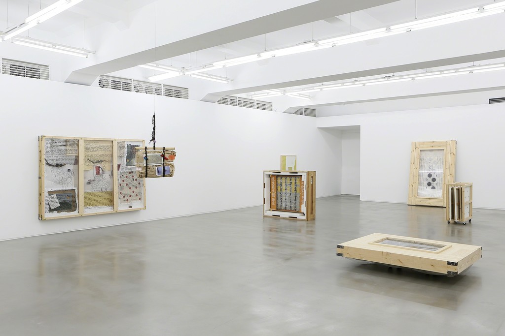 Kim Yong-Ik Solo Exhibition Closer… Come Closer…
Ilmin Museum of Art 3F
Installation View
Courtesy of Ilmin Museum of Art
Image provided by Kukje Gallery Kim Yong-Ik Solo Exhibition Closer… Come Closer…
Ilmin Museum of Art 3F
Installation View
Courtesy of Ilmin Museum of Art
Image provided by Kukje Gallery
