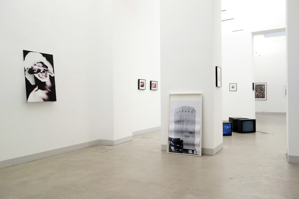 Diana Artus & Karin Fisslthaler »THE BROKEN TELEPHONE«
Exhibition view, Gallery Raum mit Licht, photo © Diana Artus Diana Artus & Karin Fisslthaler »THE BROKEN TELEPHONE«
Exhibition view, Gallery Raum mit Licht, photo © Diana Artus