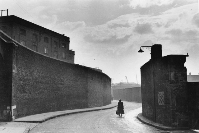 bert-hardy-pool-of-london-1949-1949-available-for-sale-artsy