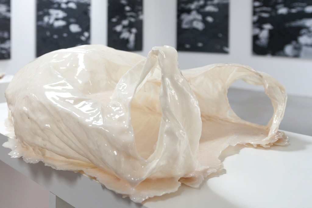 Maddy Arkensteyn, "polyester bag", object, 2002-2006 | image: ©dasesszimmer Maddy Arkensteyn, "polyester bag", object, 2002-2006 | image: ©dasesszimmer
