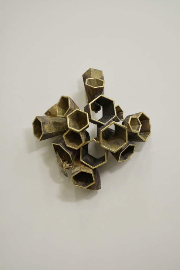 Mika Kenmoku “chord” 2016 brass
H27xW26xD12.5cm Mika Kenmoku “chord” 2016 brass
H27xW26xD12.5cm