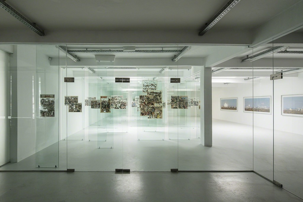 Zhanna Kadyrova
installation view Crowd. Year, 2012
newspaper, tempered glass
Production and exhibition PinchukArtCenter Kiew, Ukraine
Courtesy the artist and GALLERIA CONTINUA, San Gimignano / Beijing / Les Moulins / Habana
photo: Christian Vorhofer Zhanna Kadyrova
installation view Crowd. Year, 2012
newspaper, tempered glass
Production and exhibition PinchukArtCenter Kiew, Ukraine
Courtesy the artist and GALLERIA CONTINUA, San Gimignano / Beijing / Les Moulins / Habana
photo: Christian Vorhofer