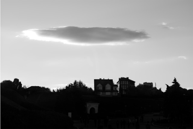 Flor Garduño, ‘Homenaje a Magritte, Ucrania’, 2014, Photography, Silver gelatin print, Patricia Conde Galería