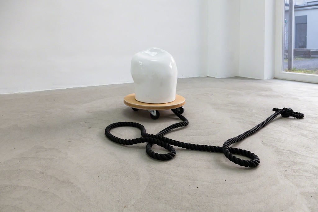Magdalena Gerber, Milchwagen, 2013, ceramic, unique copy | image: ©dasesszimmer Magdalena Gerber, Milchwagen, 2013, ceramic, unique copy | image: ©dasesszimmer