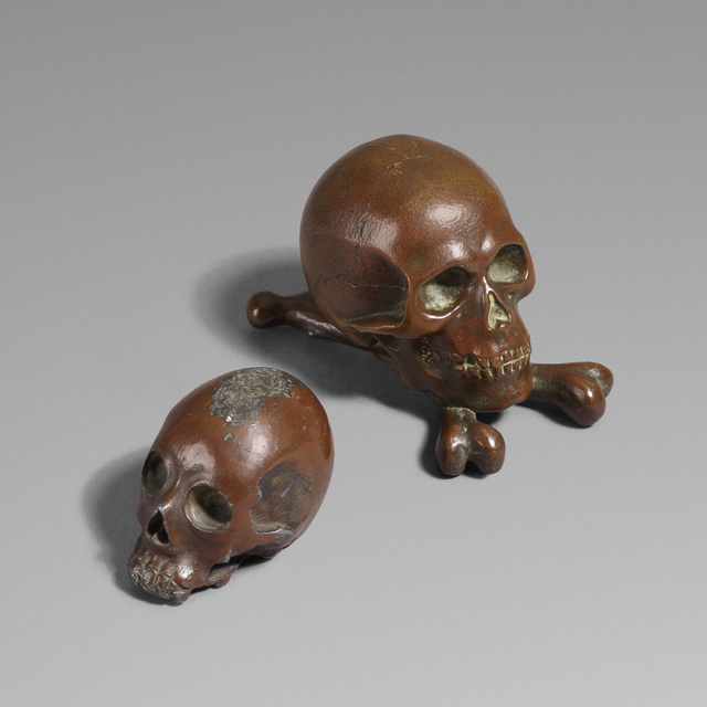 ‘Skulls, set of two’, Sculpture, Cast bronze, Rago/Wright