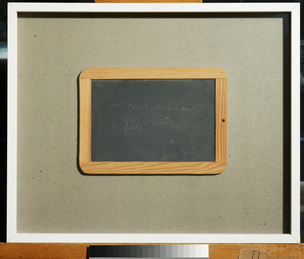 Joseph Beuys, "Wer nicht denken will fliegt raus", around 1977, Stadtmuseum Düsseldorf, Photo: Stefan Arendt, © Bildrecht, Wien, 2017 Joseph Beuys, "Wer nicht denken will fliegt raus", around 1977, Stadtmuseum Düsseldorf, Photo: Stefan Arendt, © Bildrecht, Wien, 2017